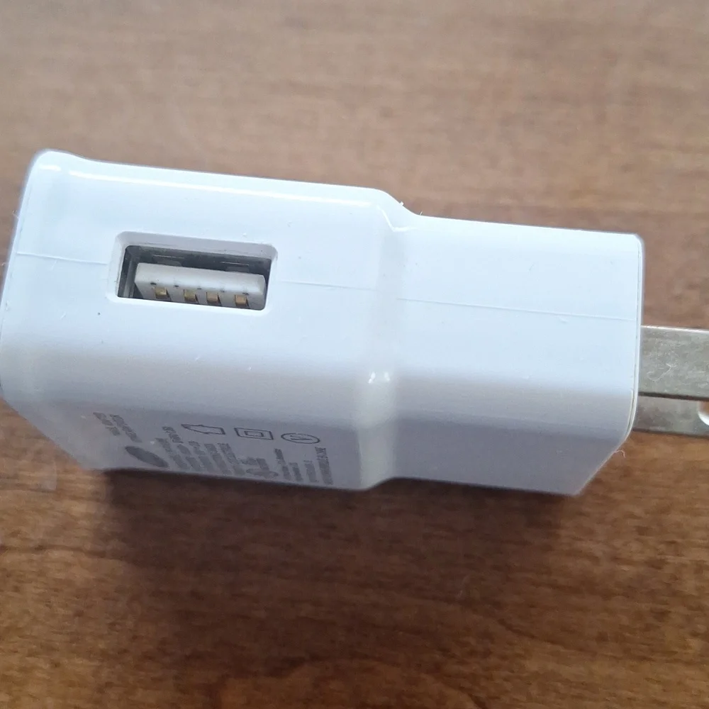 Samsung White USB Power Adapter With Free USB APPLE CHARGER,some Fraying